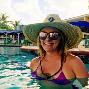 Meet your Posher, Lara